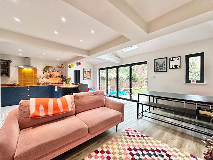 4 Bedroom Semi Detached House For Sale In Clarendon Road, Sale, Greater Manchester, M33