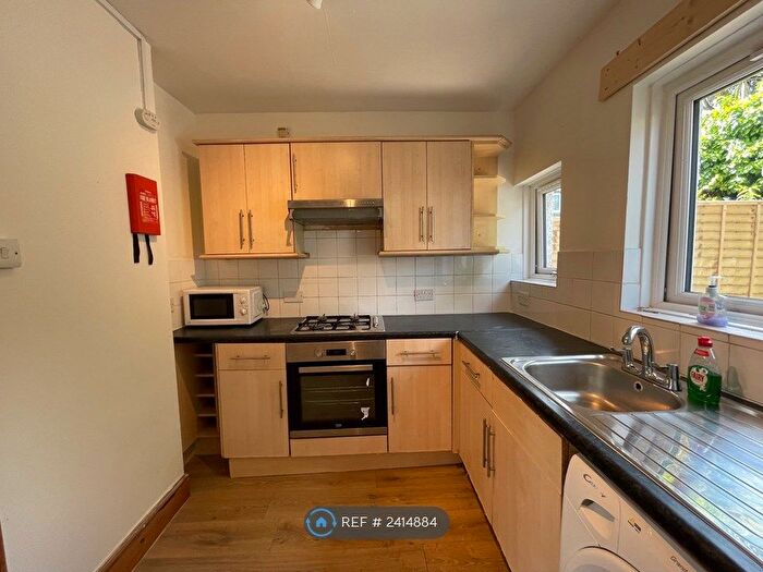 3 Bedroom Semi-Detached House To Rent In Aster Road, Southampton, SO16