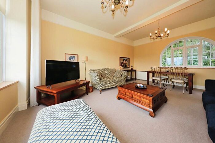 2 Bedroom Flat For Sale In Farley Lane, Romsley, Halesowen, B62