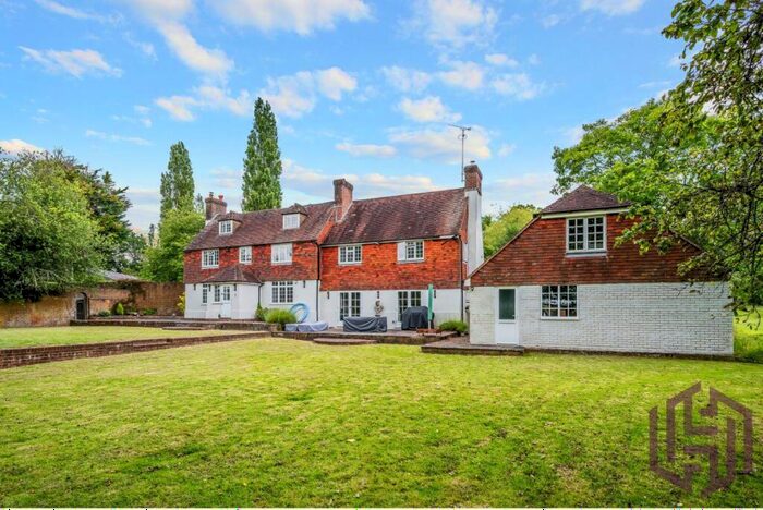 6 Bedroom House To Rent In Hammonds Mill Farmhouse -, S98