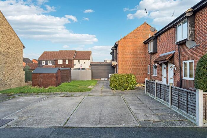 1 Bedroom Maisonette For Sale In Carters Close, Stevenage, SG2