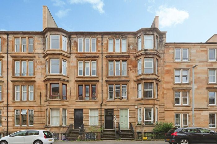 3 Bedroom Flat For Sale In Dixon Avenue, Glasgow, G42