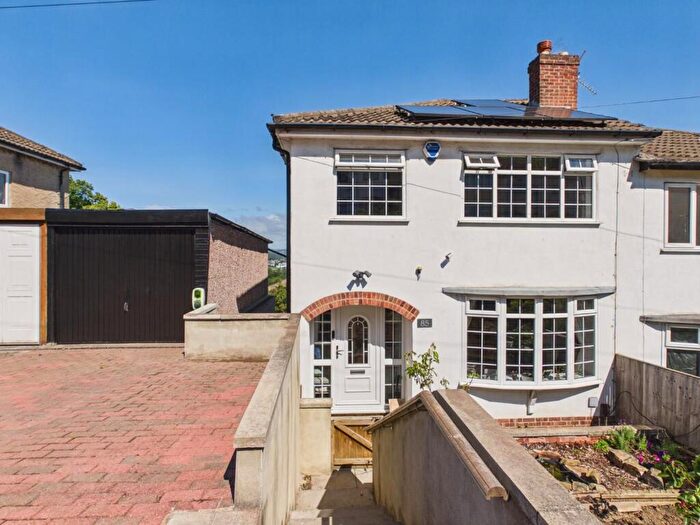3 Bedroom Semi-Detached House For Sale In Nab Wood Drive, Shipley, BD18