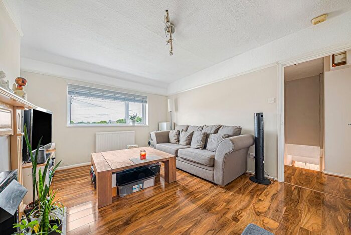 2 Bedroom Semi-Detached House For Sale In Kingsground, Eltham, London, SE9