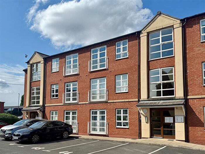 2 Bedroom Flat To Rent In Martins Court, York, YO26