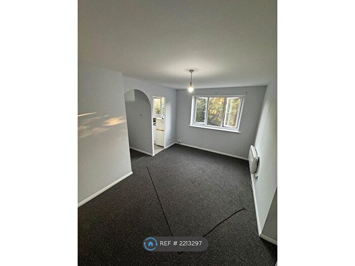 Studio To Rent In Burleigh Road, Enfield, EN1