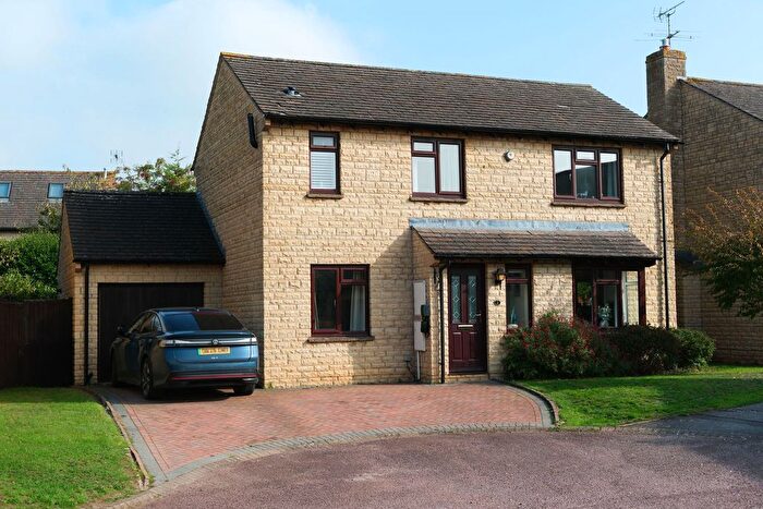4 Bedroom Detached House For Sale In Lyndhurst Close, Woodmancote, Cheltenham, GL52