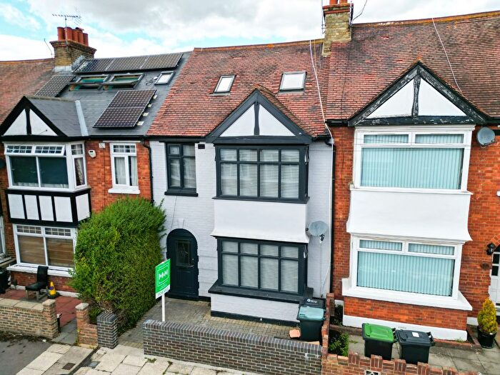 3 Bedroom Terraced House For Sale In Lingfield Road, Gravesend, Kent, DA12
