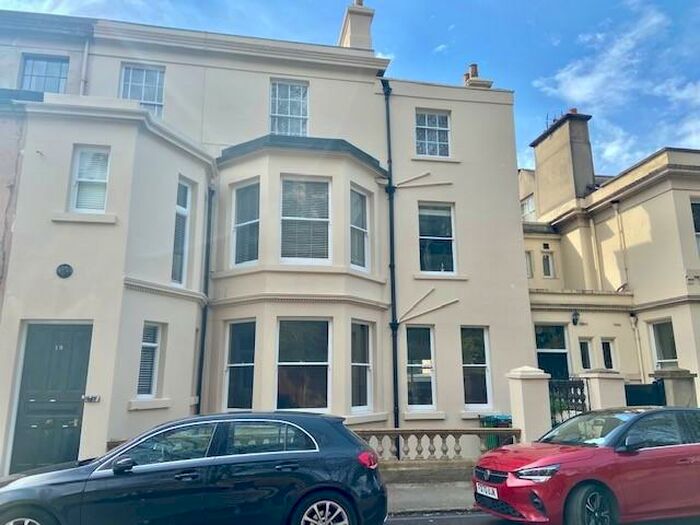 2 Bedroom Apartment To Rent In Park Valley, The Park, NG7