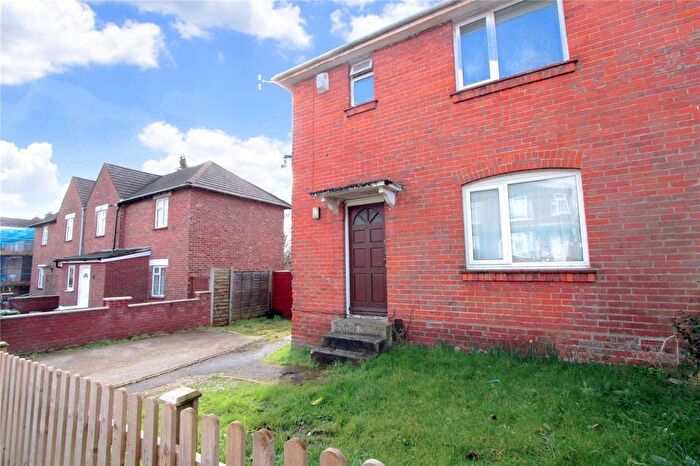 3 Bedroom Semi Detached House To Rent In Broadlands Road, Southampton, Hampshire, SO17