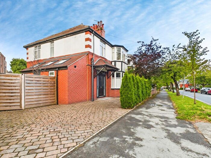 4 Bedroom Semi-Detached House To Rent In The Parade, Harrogate, HG1