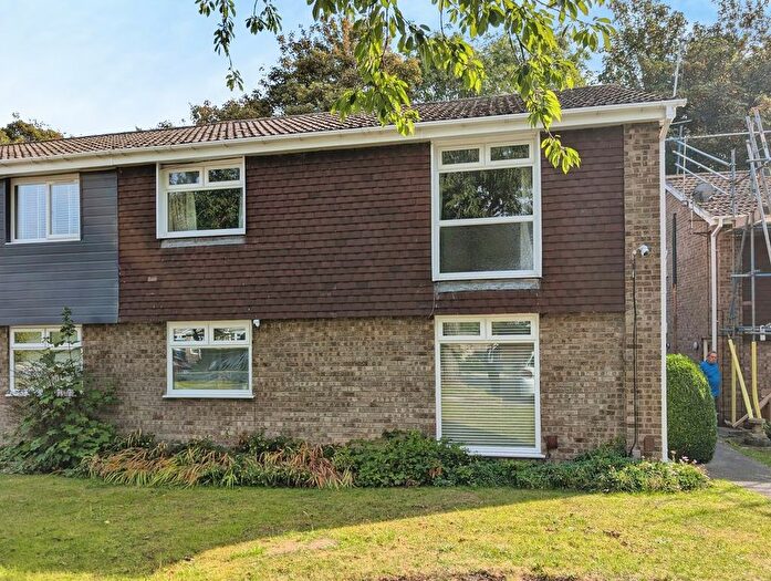 2 Bedroom Flat For Sale In Wood Grove, Denton Burn, Newcastle Upon Tyne, NE15