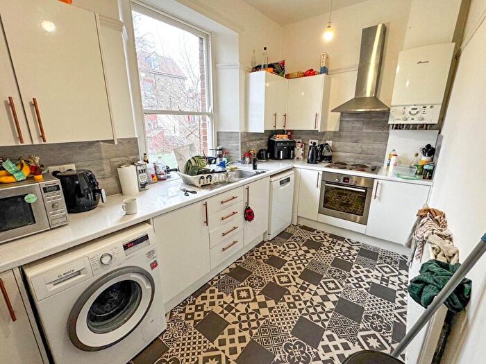 6 Bedroom Maisonette To Rent In Chesterfield Road, St. Andrews, Bristol, Somerset, BS6