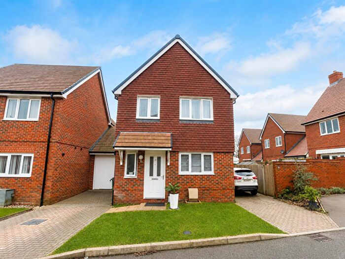 4 Bedroom Link Detached House To Rent In Willow Herb Way, Stone Cross, Pevensey, BN24