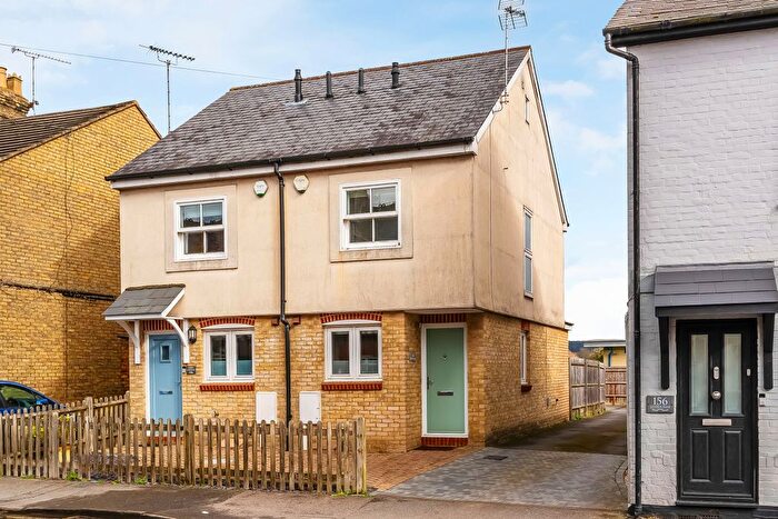 3 Bedroom Semi-Detached House For Sale In London Road, Dunton Green, Sevenoaks, Kent, TN13
