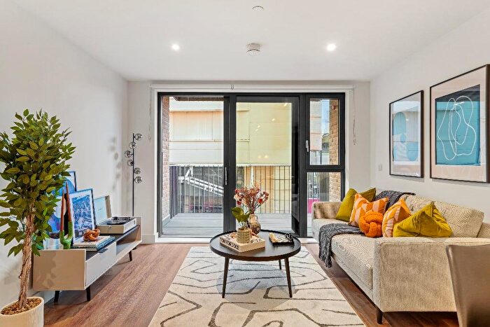 1 Bedroom Apartment To Rent In Lofting House, SL6