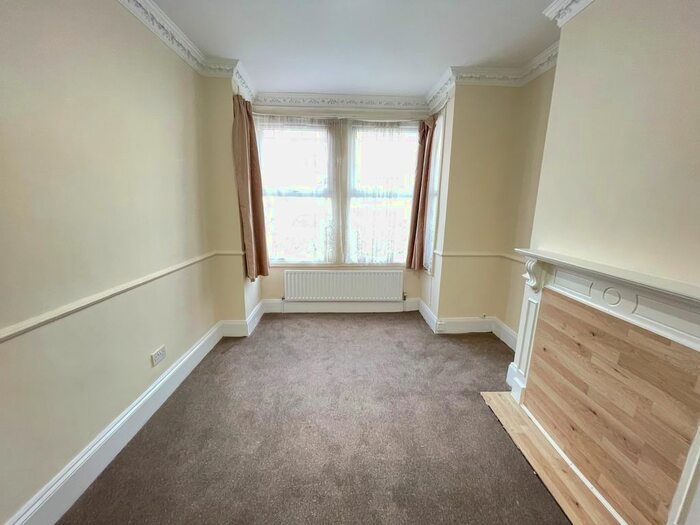2 Bedroom Flat To Rent In Valliere Road, Harlesden, NW10