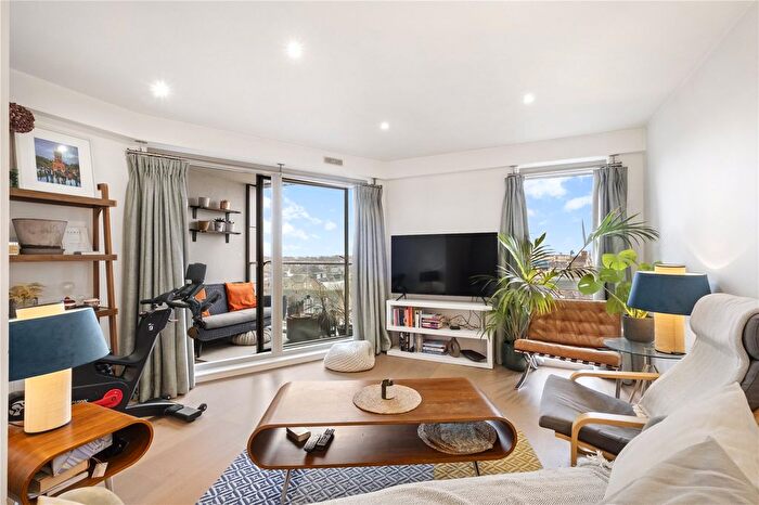 1 Bedroom Flat For Sale In Balham Hill, London, SW12