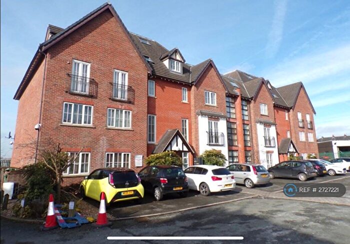 2 Bedroom Flat To Rent In Lyme Place, Dukinfield, SK16