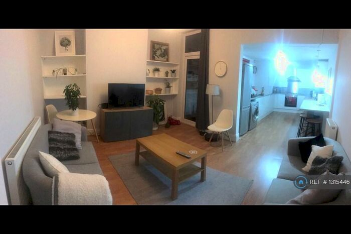 4 Bedroom Terraced House To Rent In Jubilee Drive, Liverpool, L7