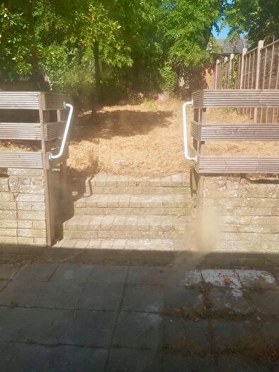 3 Bedroom Flat To Rent In Acton Lane, Harlesden, NW10