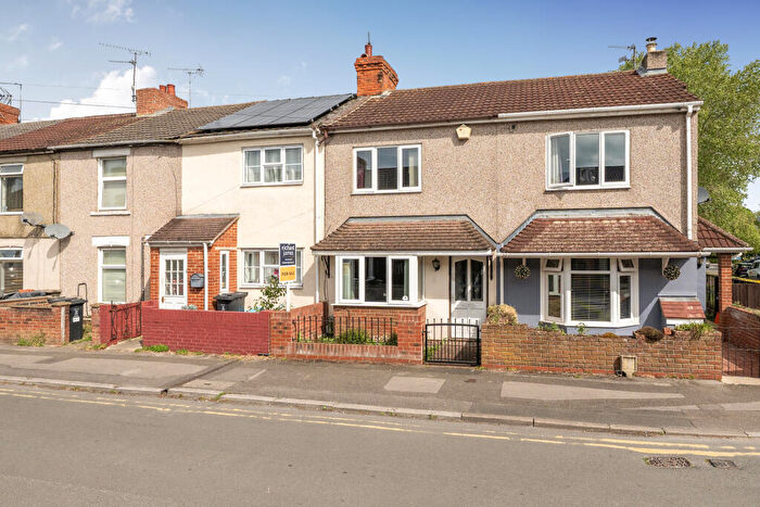 3 Bedroom Terraced House For Sale In Bright Street, Gorse Hill, Swindon, SN2