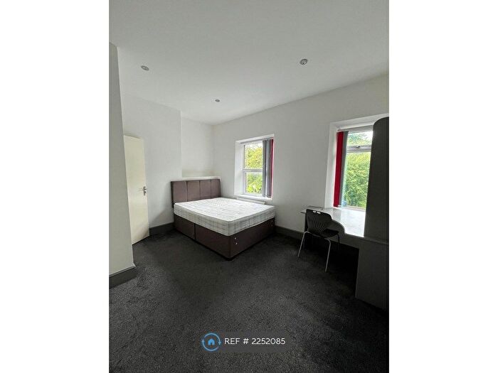 5 Bedroom Terraced House To Rent In Aynsley Road, Stoke-On-Trent, ST4