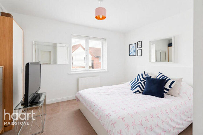 2 Bedroom Coach House For Sale In Latter Road, Maidstone, ME17