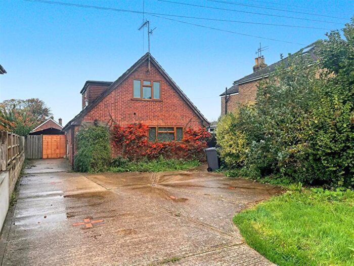 4 Bedroom Chalet To Rent In Durrington Lane, Worthing, BN13