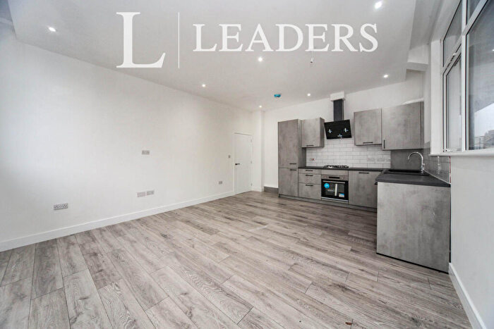 2 Bedroom Flat To Rent In West Street, LU6