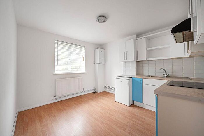 1 Bedroom Flat To Rent In Salisbury Road, High Barnet, Barnet, EN5