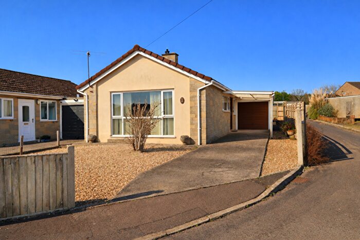 3 Bedroom Detached Bungalow For Sale In Mullins Close, Wells, BA5