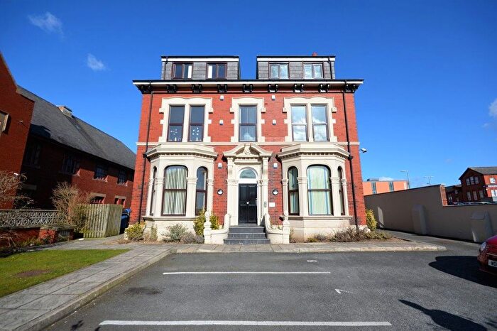 2 Bedroom Flat To Rent In Park Road, Blackpool, Lancashire, FY1