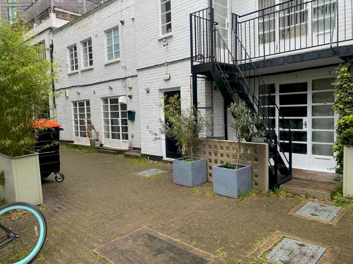 Studio To Rent In Fullwood's Mews, London, N1