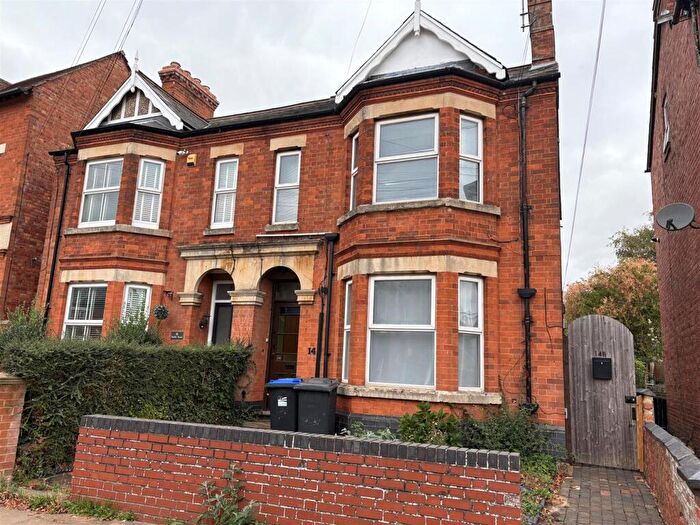 2 Bedroom Flat To Rent In Badby Road, Daventry, NN11