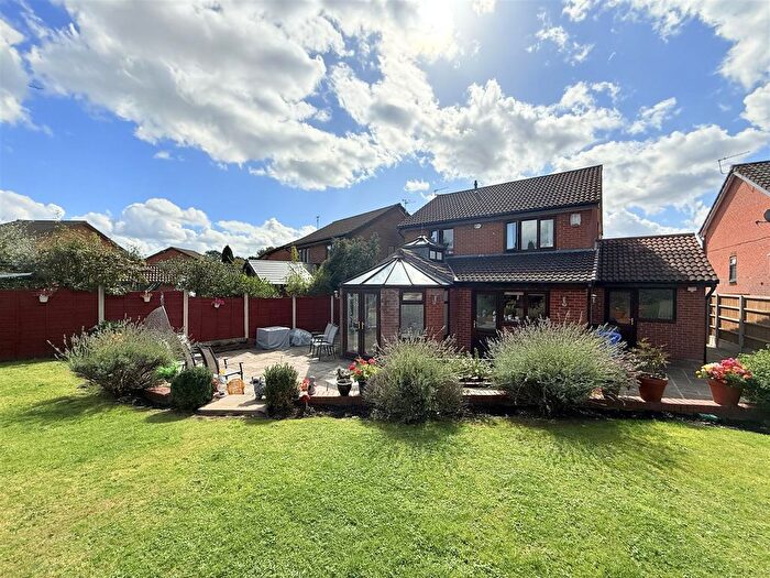 4 Bedroom Detached House For Sale In Osprey Close, Dukinfield, SK16