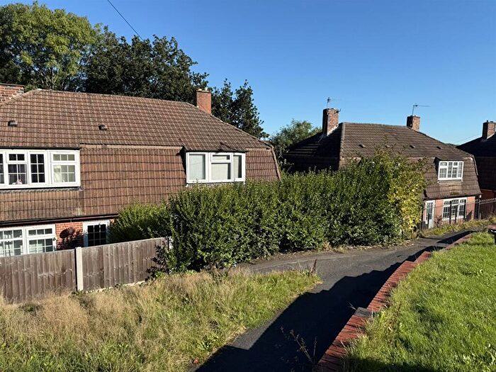 4 Bedroom Semi-Detached House To Rent In Bath Road, Newcastle, ST5