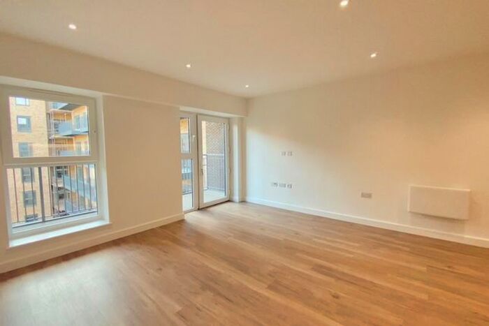 1 Bedroom Flat To Rent In Beaufort Square, London, NW9