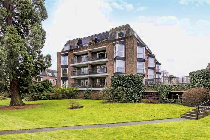 1 Bedroom Flat To Rent In Twickenham Road, Teddington TW11