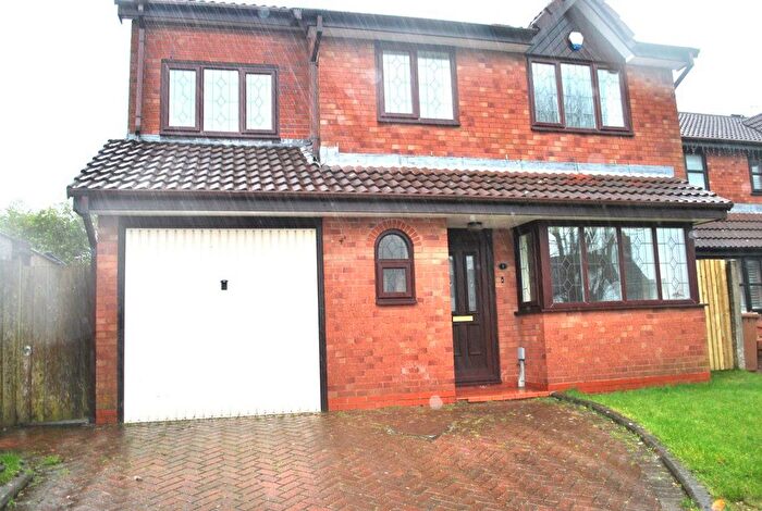 4 Bedroom Semi-Detached House To Rent In Mere Bank Close, Walkden, Manchester, M28
