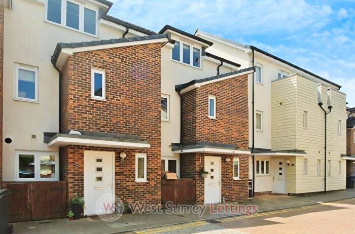 3 Bedroom Town House To Rent In Pyle Close, KT15