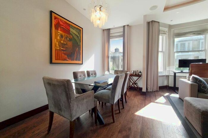 2 Bedroom Flat To Rent In Westgate Terrace, Chelsea, London, SW10