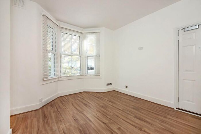 1 Bedroom Flat To Rent In Gosterwood Street, London, SE8