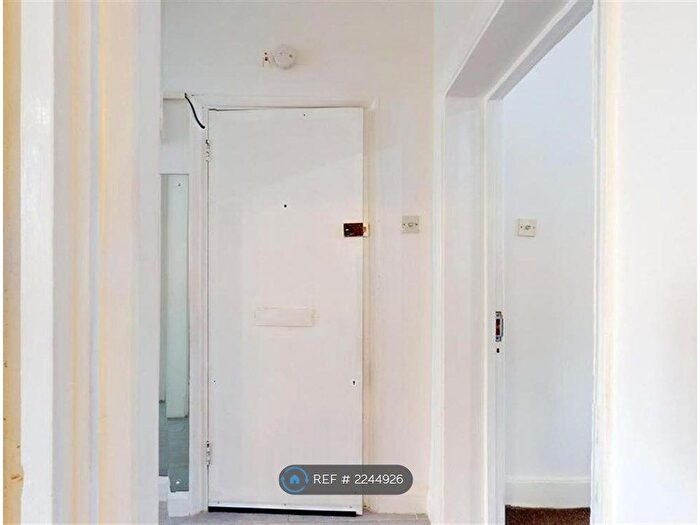 2 Bedroom Flat To Rent In Derby Lodge, London, WC1X