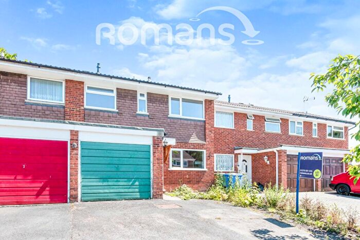 3 Bedroom Terraced House To Rent In Birkbeck Place, GU47