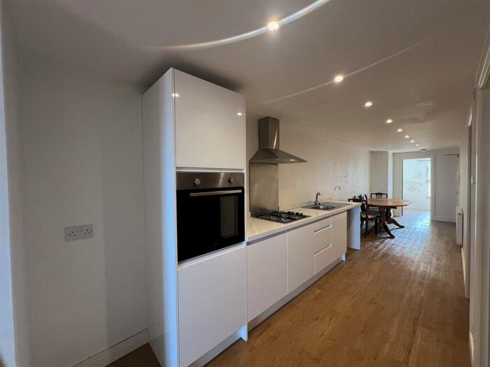 2 Bedroom Apartment To Rent In South Road, Waterloo, Liverpool, L22