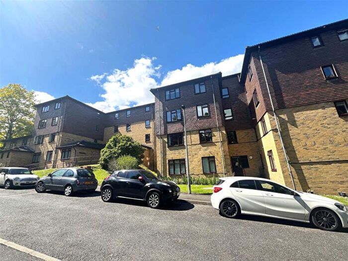 1 Bedroom Flat To Rent In Forest Close, Chislehurst, BR7