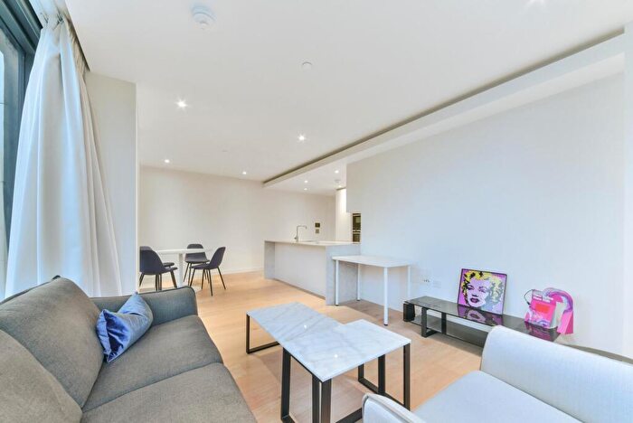 2 Bedroom Apartment To Rent In Hampton Tower, Marsh Wall, London, E14