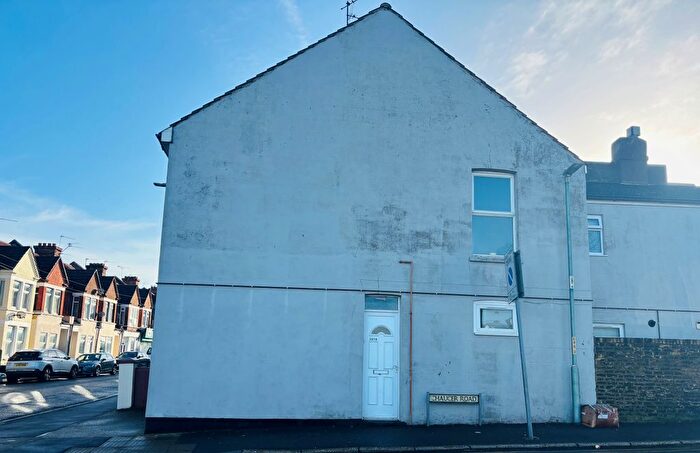 1 Bedroom Flat To Rent In Canterbury Street, Gillingham, ME7