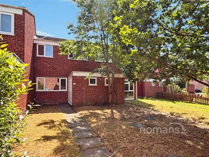 3 Bedroom Terraced House For Sale In Pinewood Park, Farnborough, Hampshire, GU14